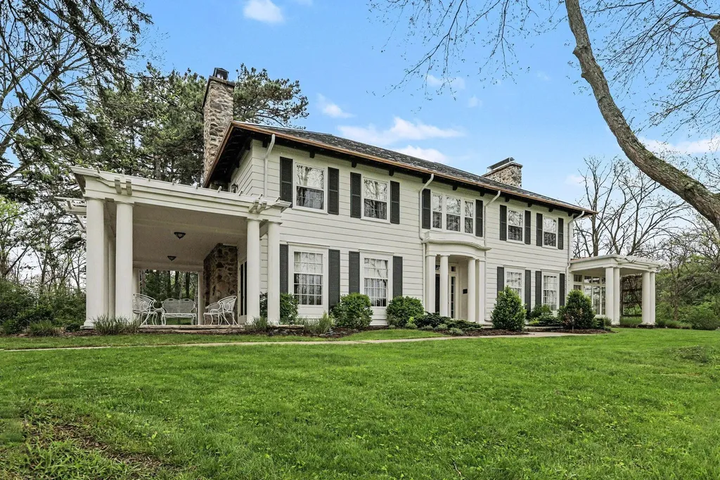3215 W Dobson Place Ann Arbor City MI 48105