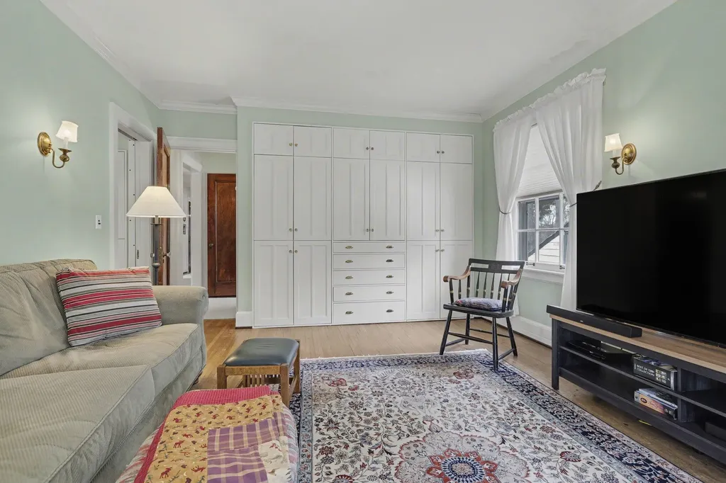 3215 W Dobson Place Ann Arbor City MI 48105