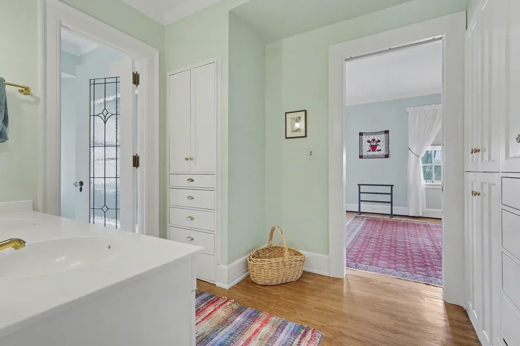 3215 W Dobson Place Ann Arbor City MI 48105