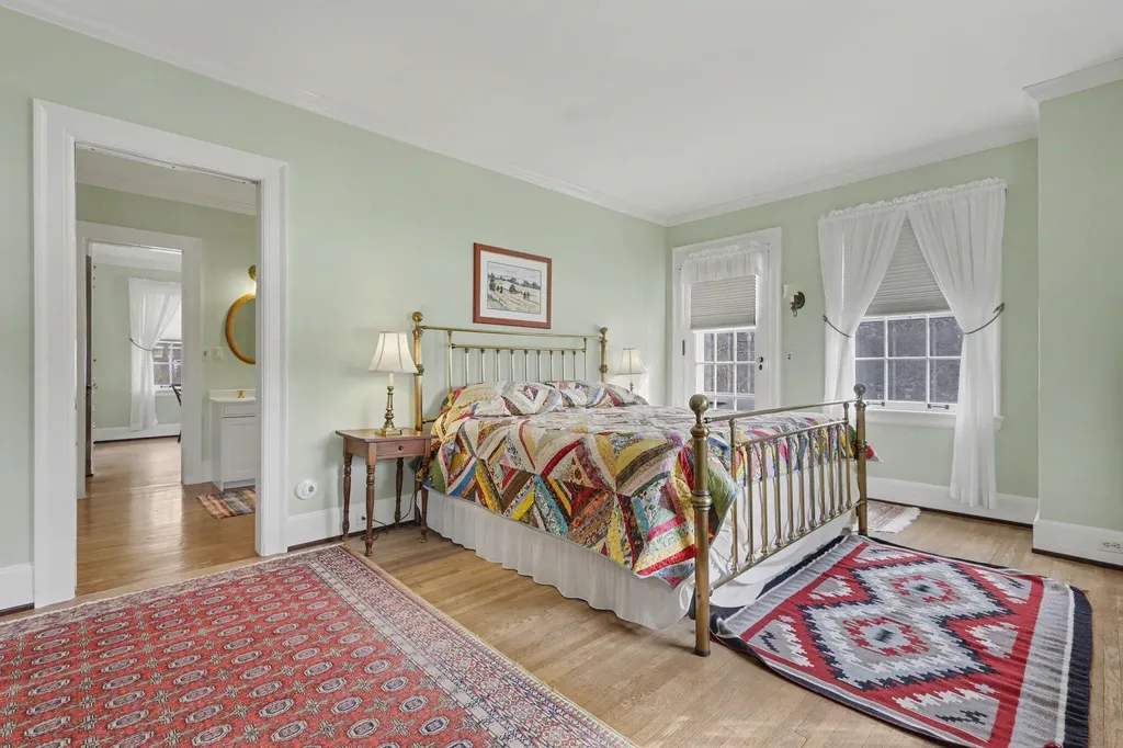 3215 W Dobson Place Ann Arbor City MI 48105
