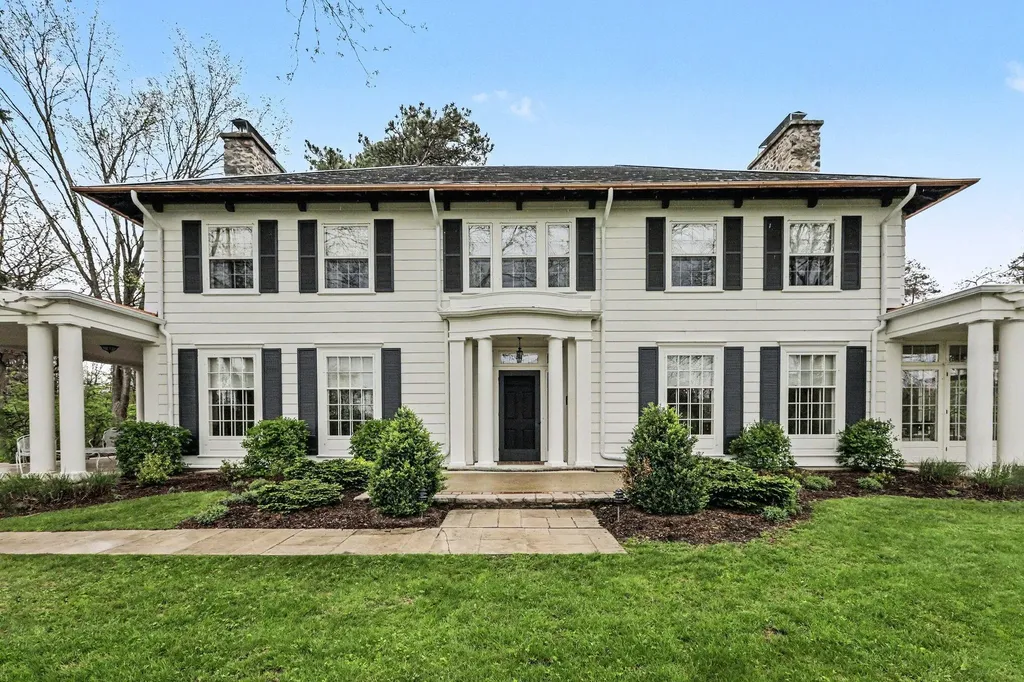 3215 W Dobson Place Ann Arbor City MI 48105
