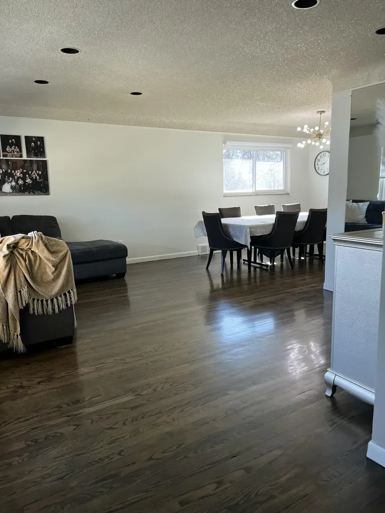 23181 Parklawn Street Oak Park City MI 48237