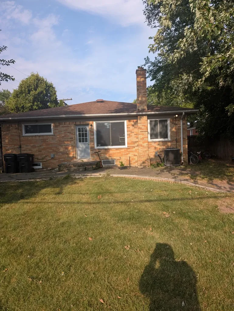 23181 Parklawn Street Oak Park City MI 48237