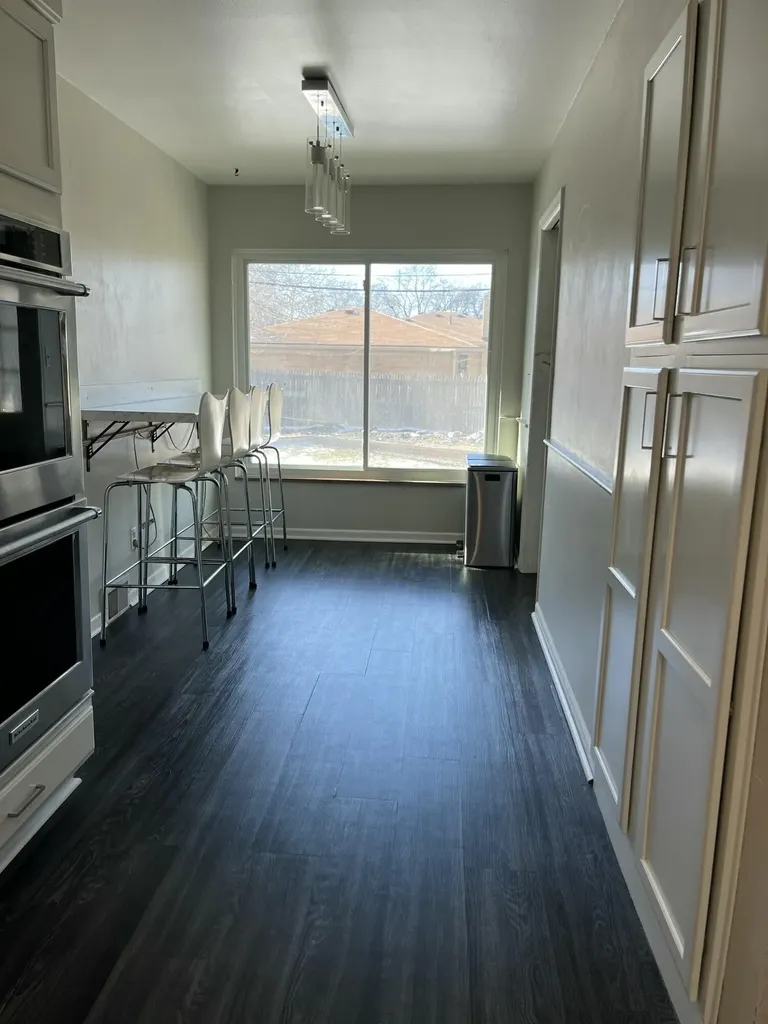 23181 Parklawn Street Oak Park City MI 48237