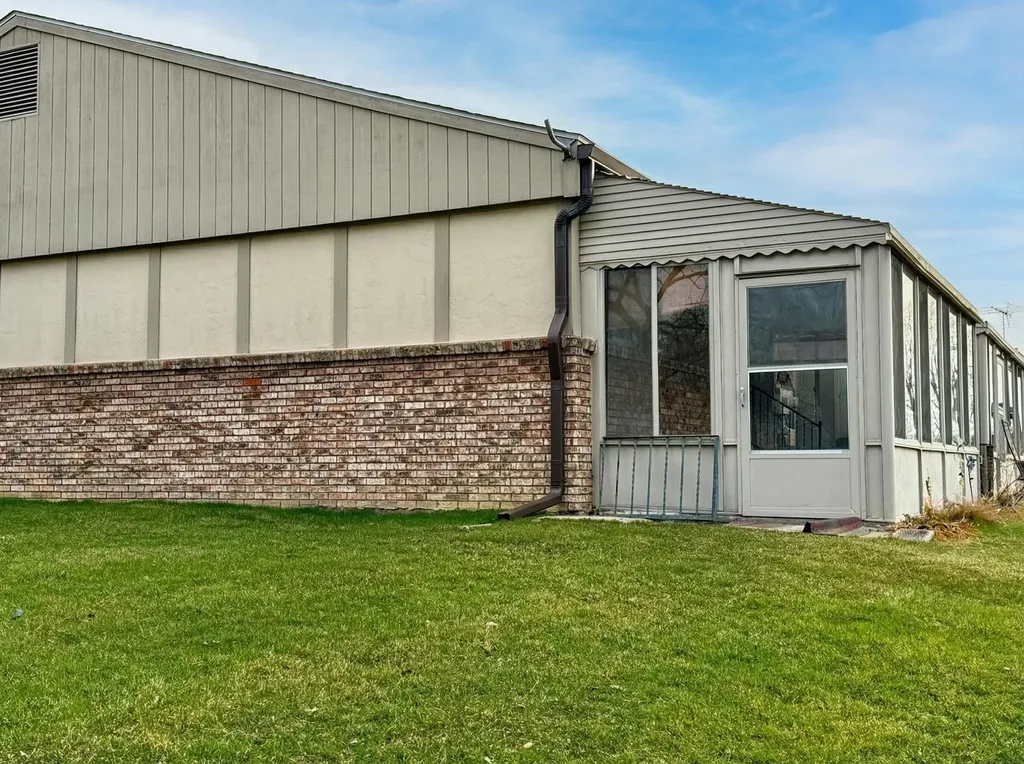 25225 Potomac Drive South Lyon City MI 48178