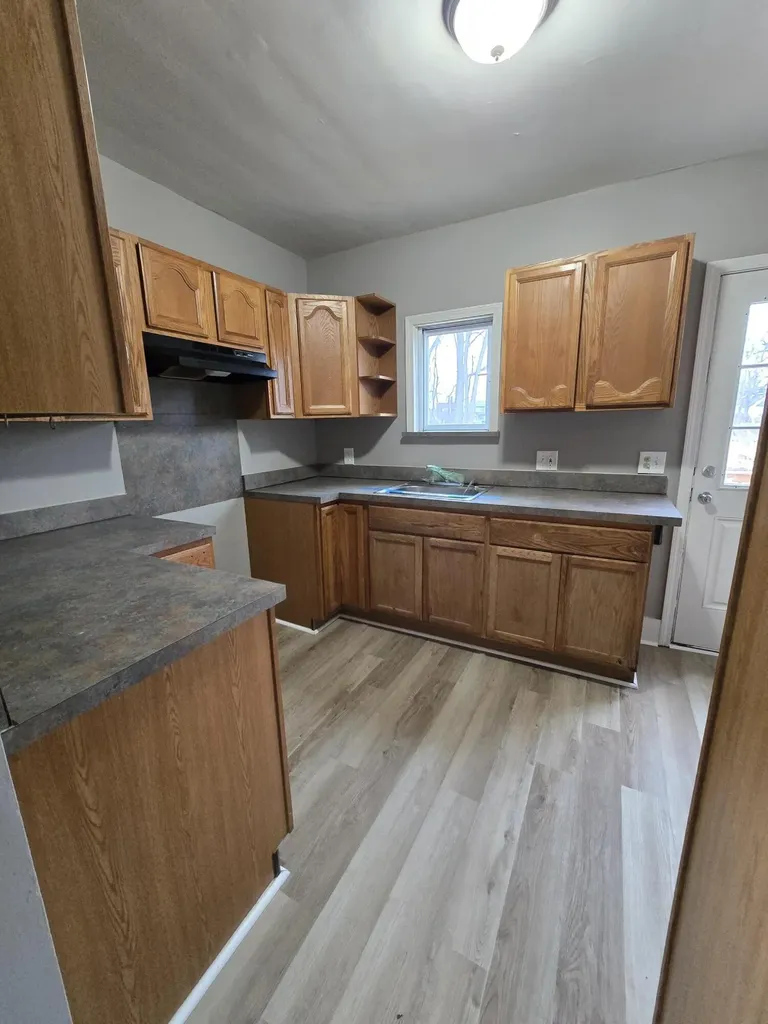 2127 River Drive Lincoln Park City MI 48146