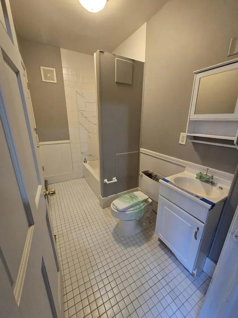 2127 River Drive Lincoln Park City MI 48146