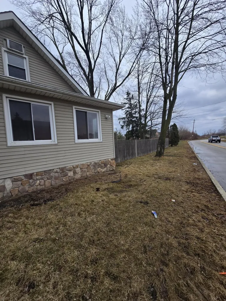 2127 River Drive Lincoln Park City MI 48146