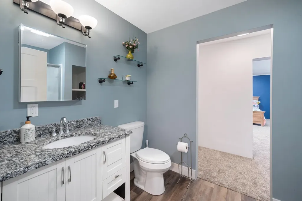 6163 N Meridian Road Edenville Township MI 48628