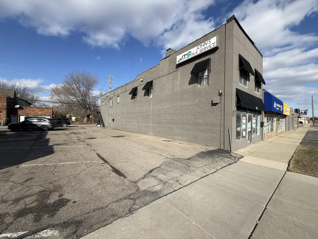728 W 11 Mile Road Madison Heights City MI 48071