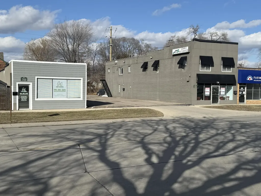 728 W 11 Mile Road Madison Heights City MI 48071