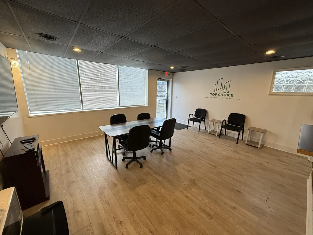 728 W 11 Mile Road Madison Heights City MI 48071