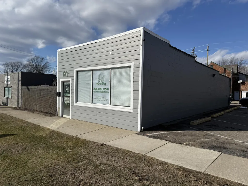728 W 11 Mile Road Madison Heights City MI 48071