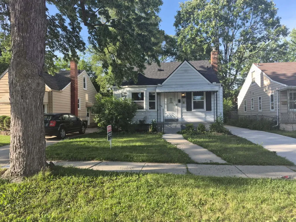 19977 Elkhart Street Harper Woods City MI 48225