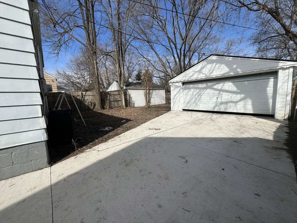 19977 Elkhart Street Harper Woods City MI 48225
