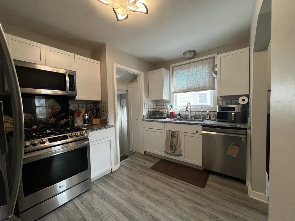 19977 Elkhart Street Harper Woods City MI 48225