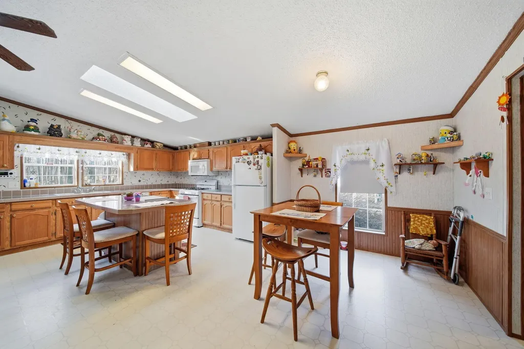 909 Savannah River Drive Adrian City MI 49221
