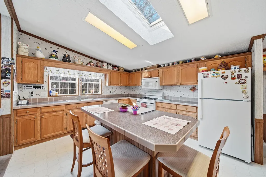 909 Savannah River Drive Adrian City MI 49221