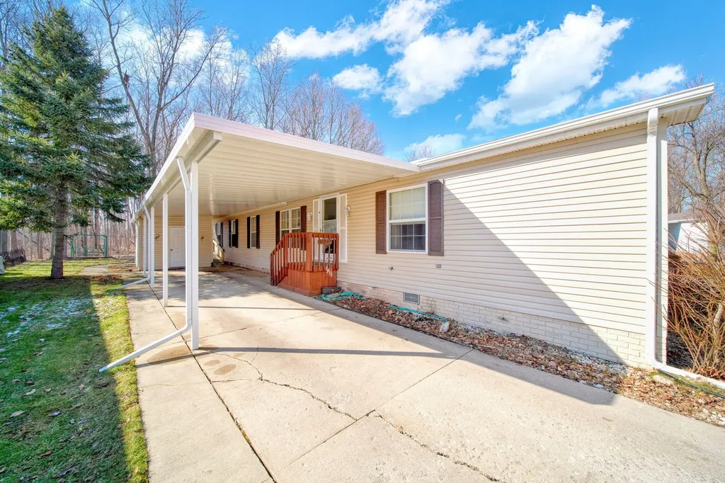 909 Savannah River Drive Adrian City MI 49221