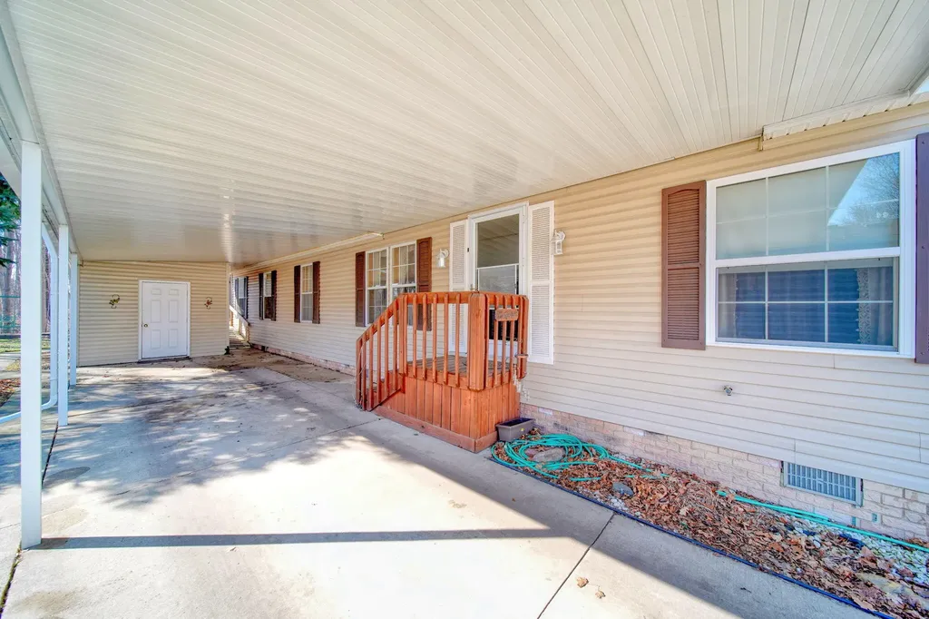 909 Savannah River Drive Adrian City MI 49221