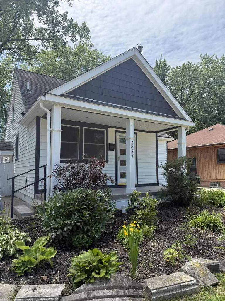 2679 Oxford Road Berkley City MI 48072