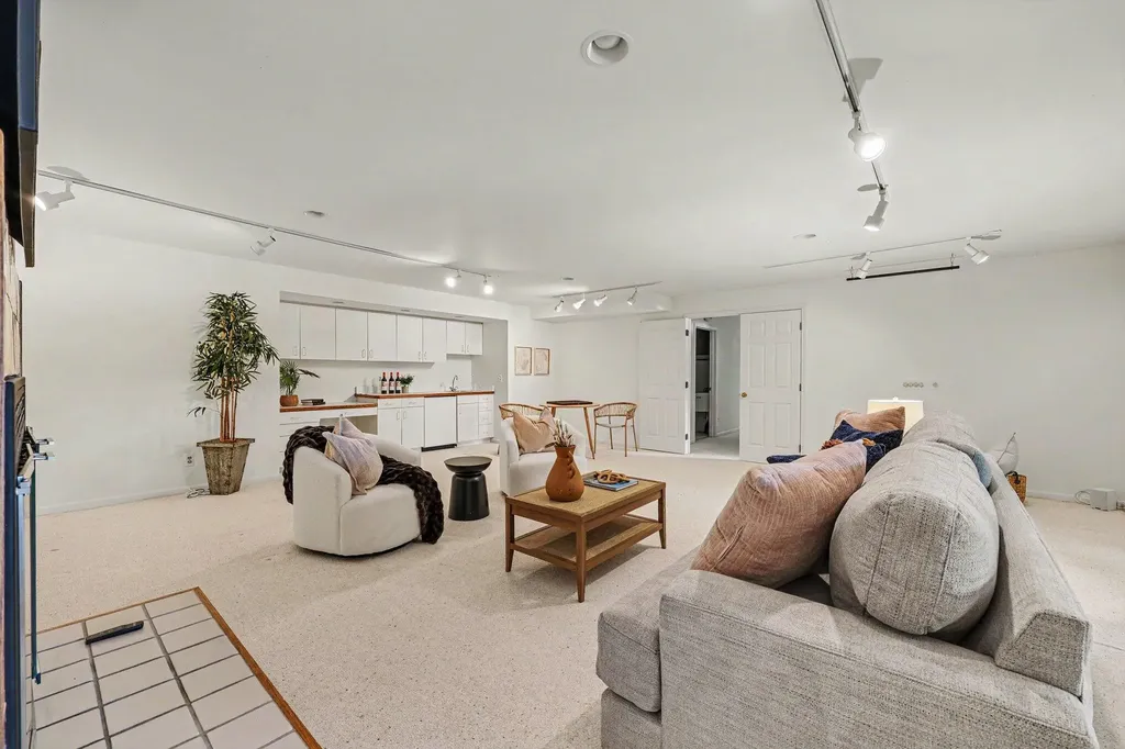 542 Heritage Drive Ann Arbor City MI 48105