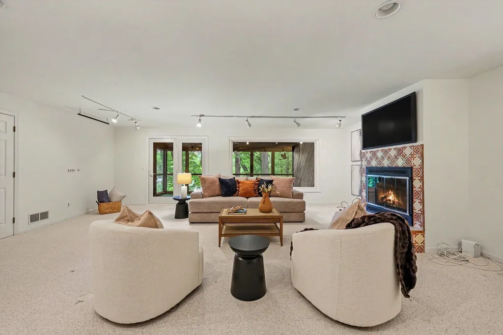 542 Heritage Drive Ann Arbor City MI 48105