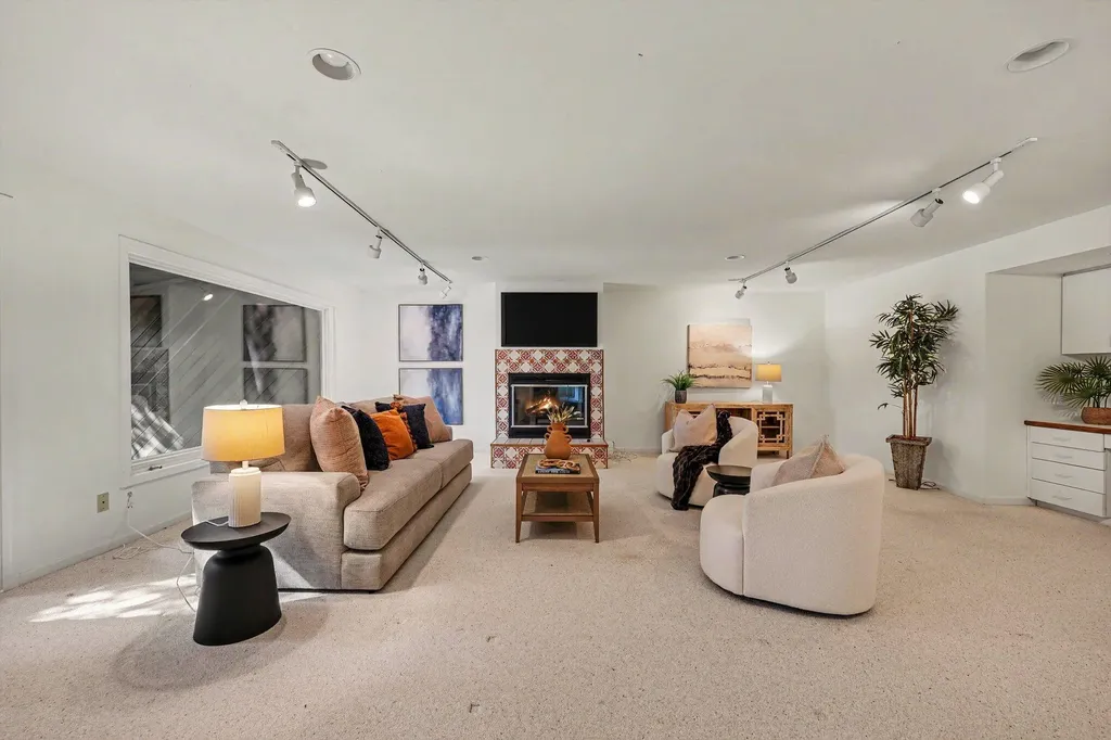 542 Heritage Drive Ann Arbor City MI 48105