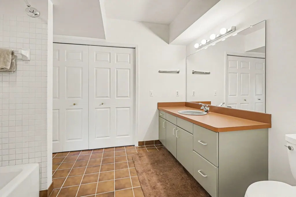 542 Heritage Drive Ann Arbor City MI 48105