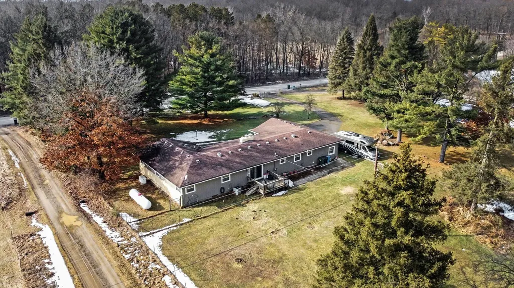 1575 Kellogg Road Genoa Township MI 48114
