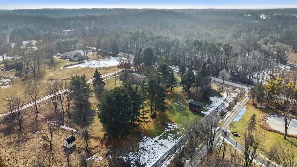 1575 Kellogg Road Genoa Township MI 48114