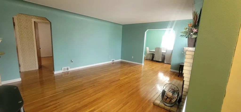 14172 Royal Grand Avenue Redford Charter Township MI 48239
