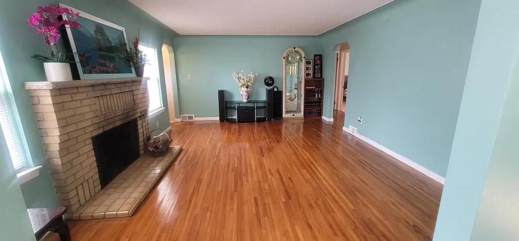 14172 Royal Grand Avenue Redford Charter Township MI 48239