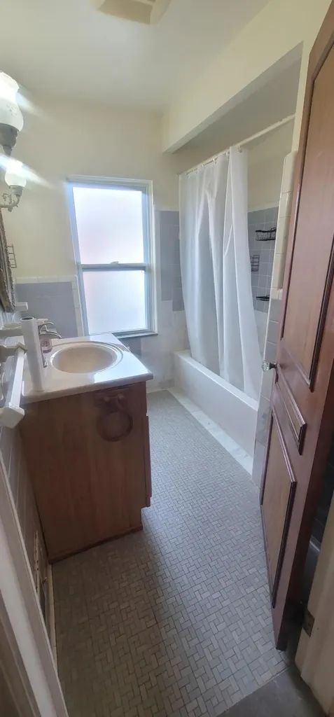 14172 Royal Grand Avenue Redford Charter Township MI 48239
