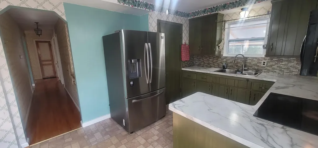 14172 Royal Grand Avenue Redford Charter Township MI 48239