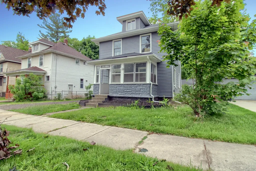 609 W Biddle Street Jackson City MI 49203
