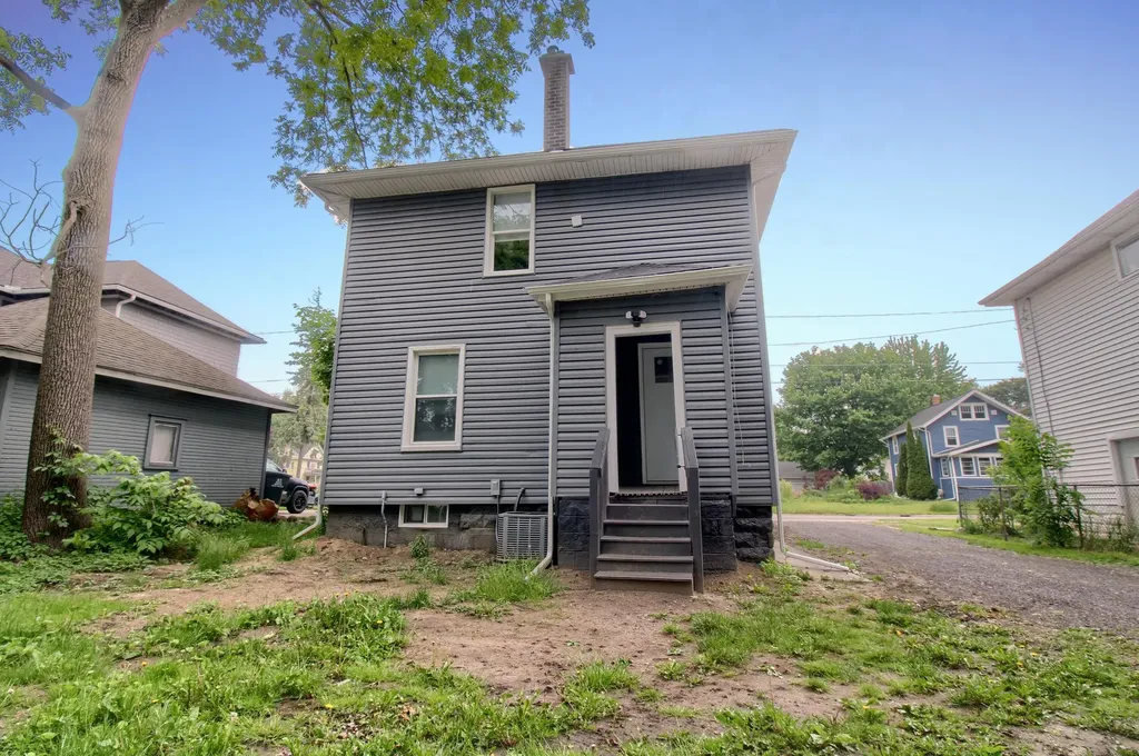 609 W Biddle Street Jackson City MI 49203