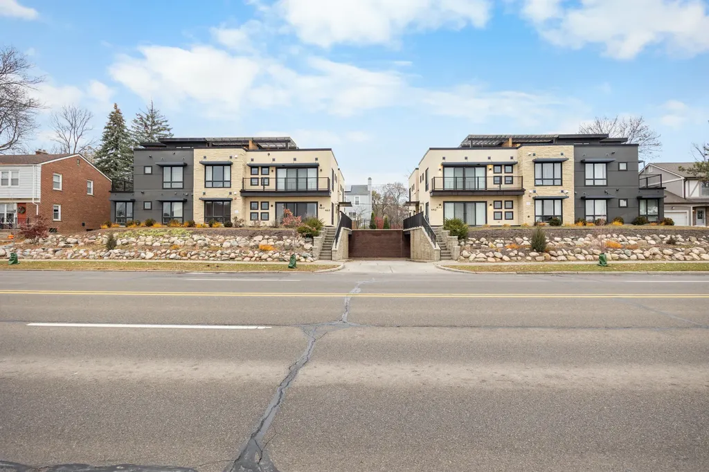 450-462 W Stadium Boulevard Ann Arbor City MI 48103