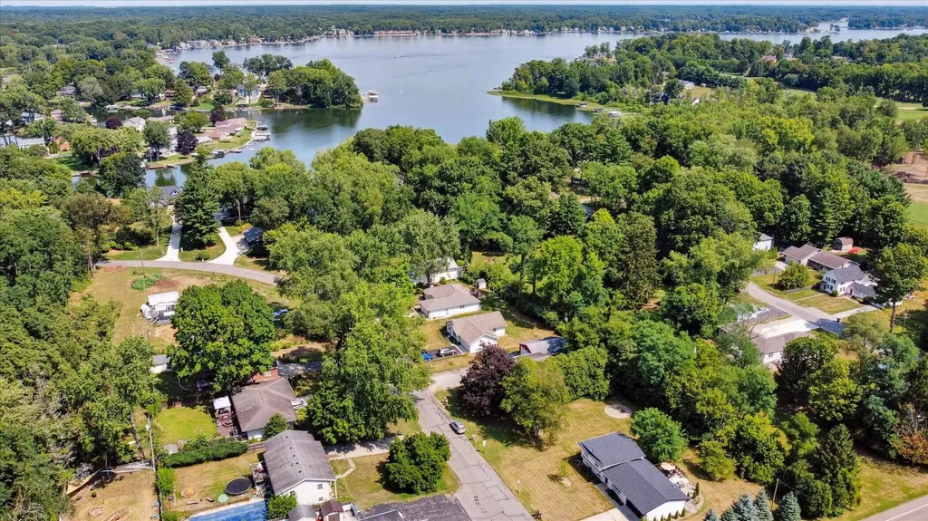 7039 Curtis Drive Coloma Charter Township MI 49038