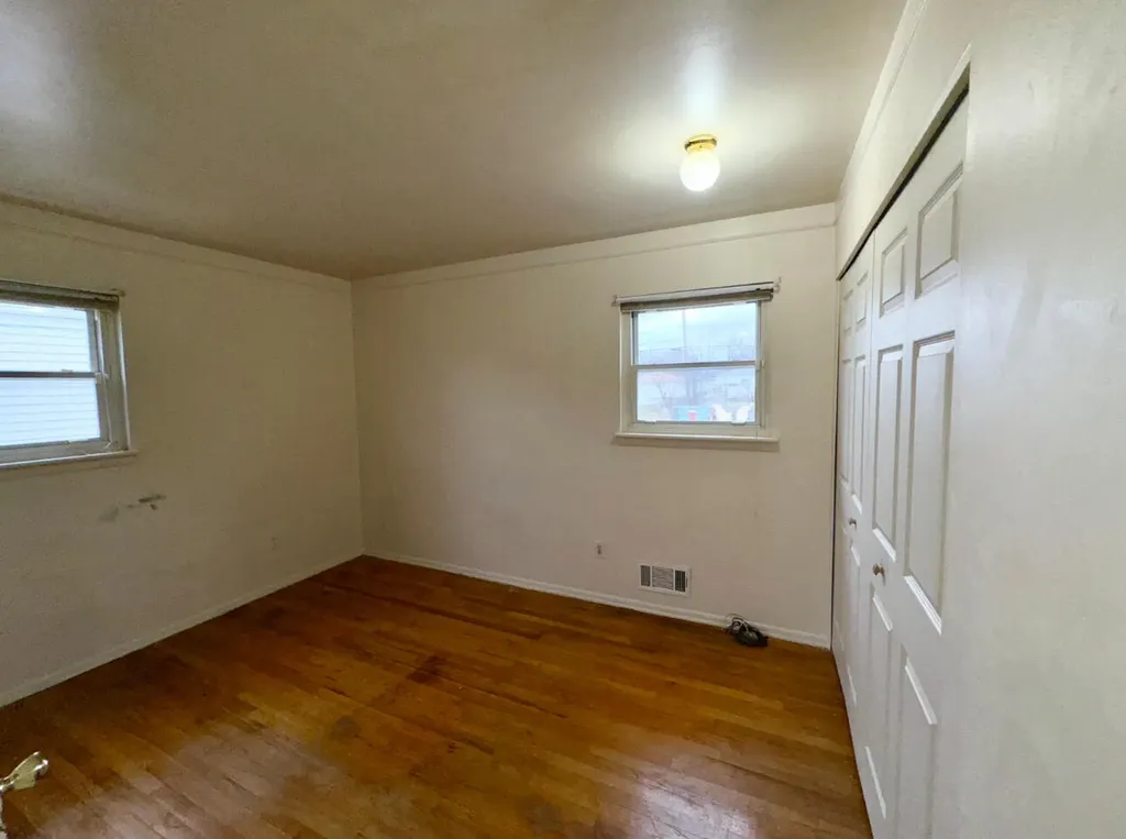 13467 Charlotte Avenue Warren City MI 48089