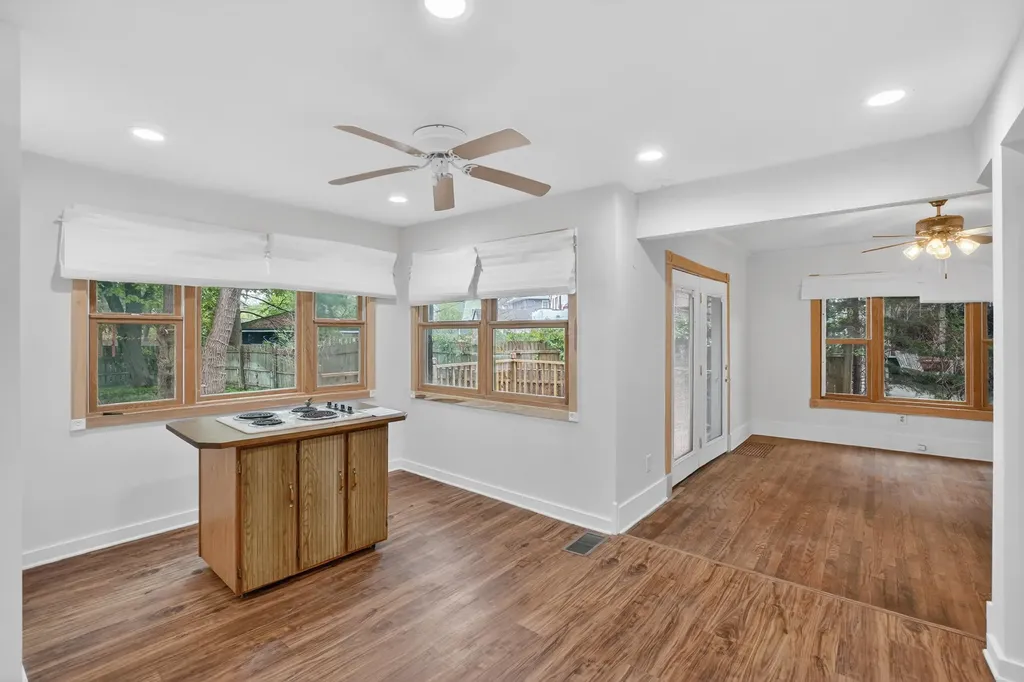 1109 S Genesee Drive Lansing City MI 48915