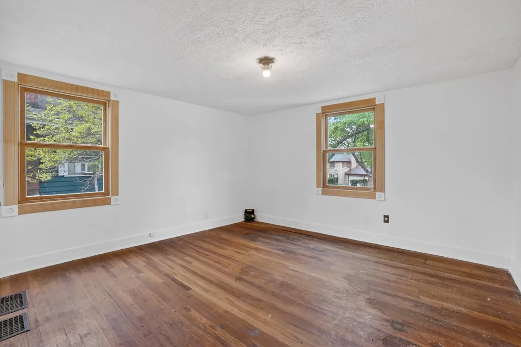 1109 S Genesee Drive Lansing City MI 48915