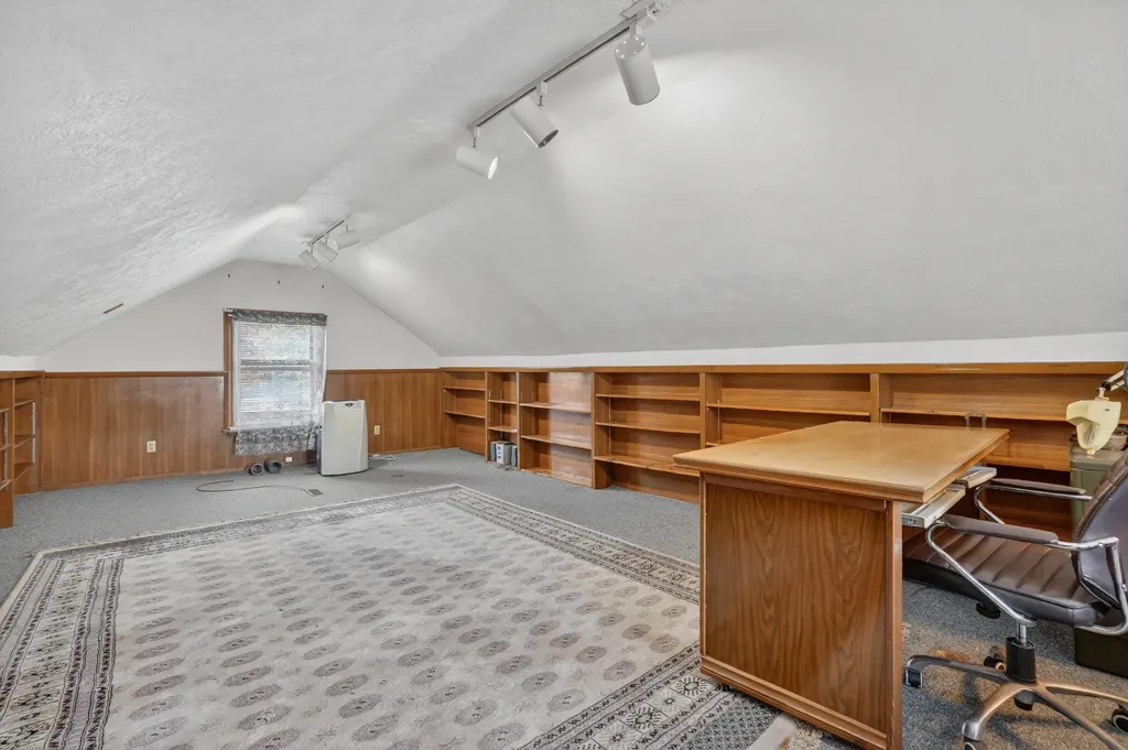 1109 S Genesee Drive Lansing City MI 48915