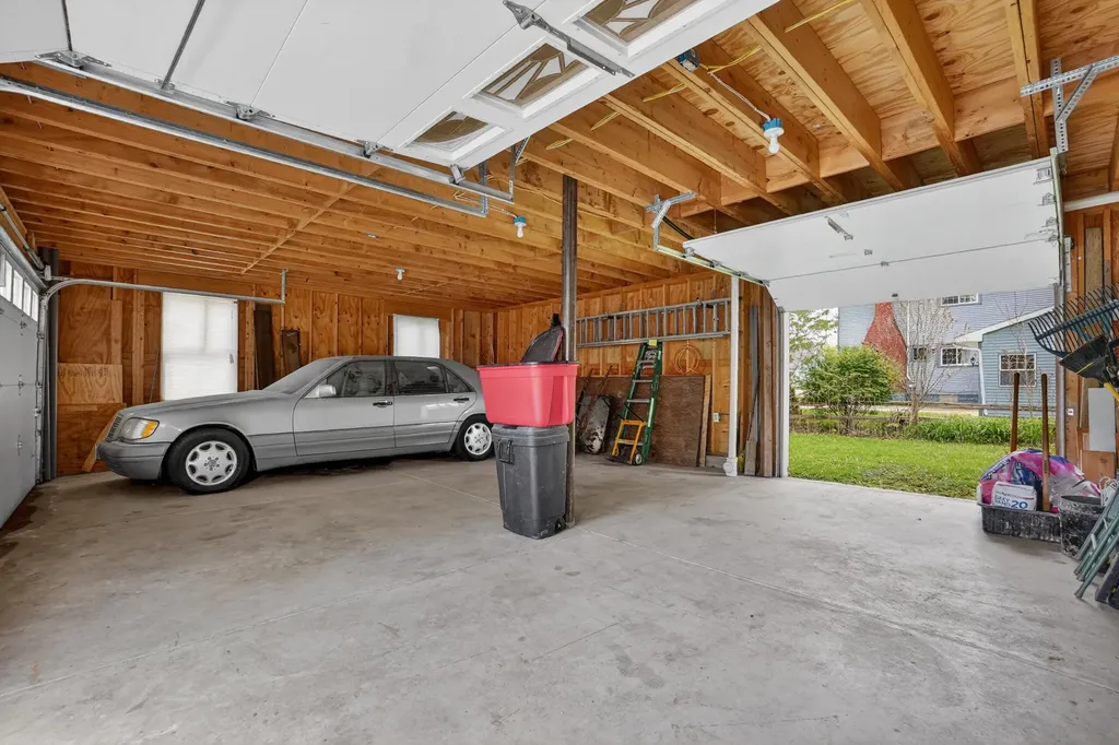 1109 S Genesee Drive Lansing City MI 48915