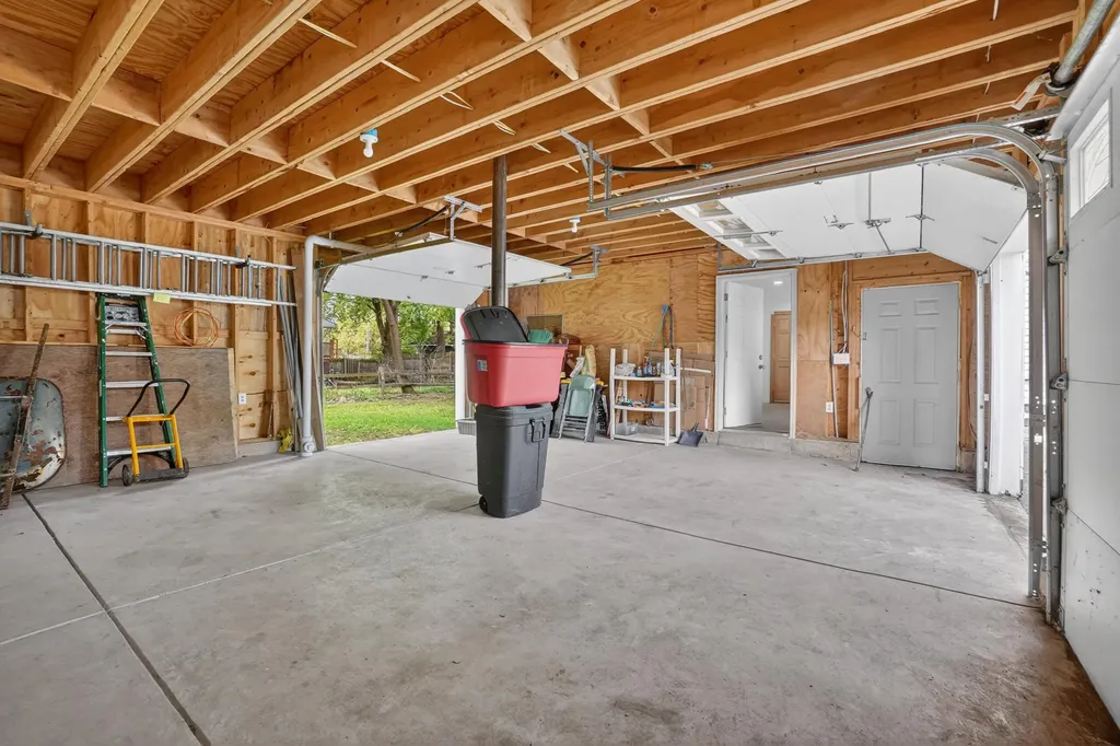1109 S Genesee Drive Lansing City MI 48915