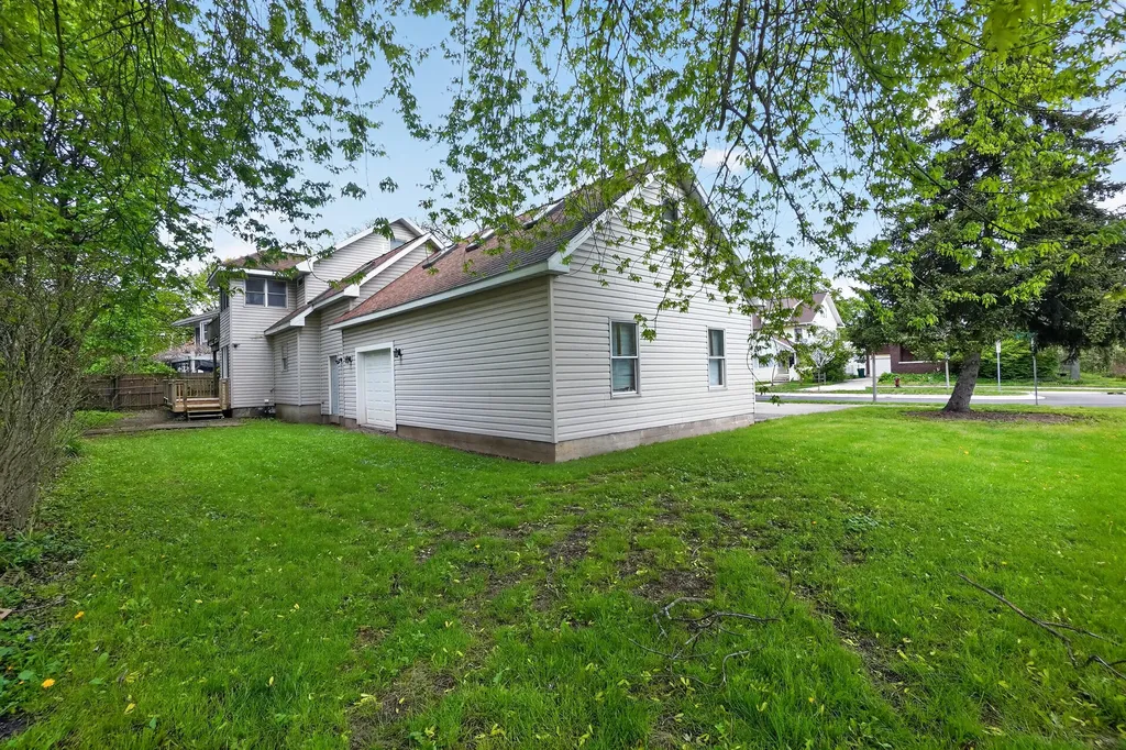 1109 S Genesee Drive Lansing City MI 48915