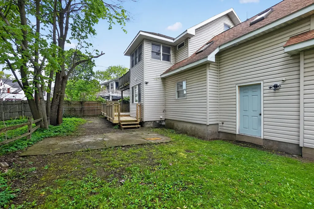 1109 S Genesee Drive Lansing City MI 48915