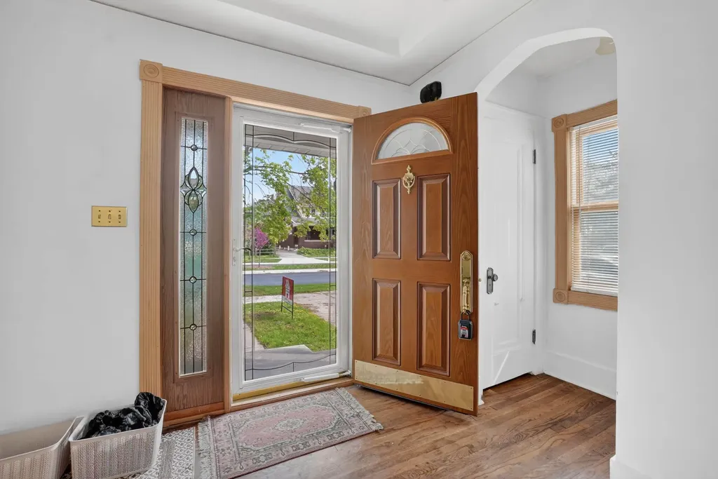 1109 S Genesee Drive Lansing City MI 48915