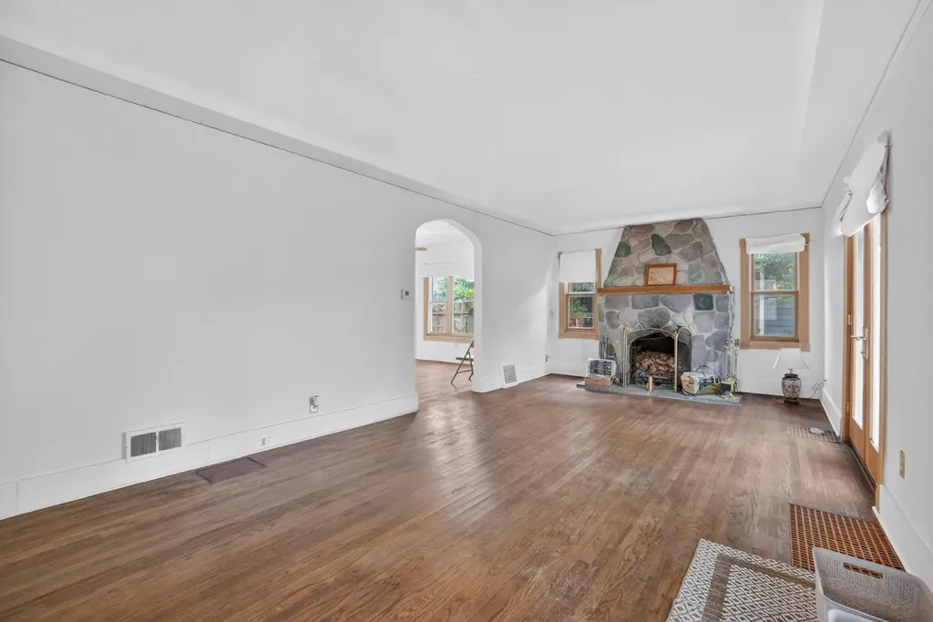 1109 S Genesee Drive Lansing City MI 48915