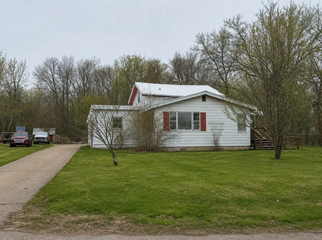 320 Lutzke Road Thomas Township MI 48609